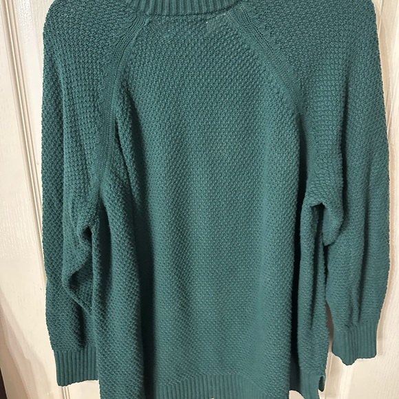 Old Navy Women's Green Sweater - Picture 3 of 4